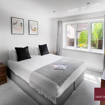 Sunninghill Village - 2 Bed - Parking And Garden Ascot  Bagian luar foto